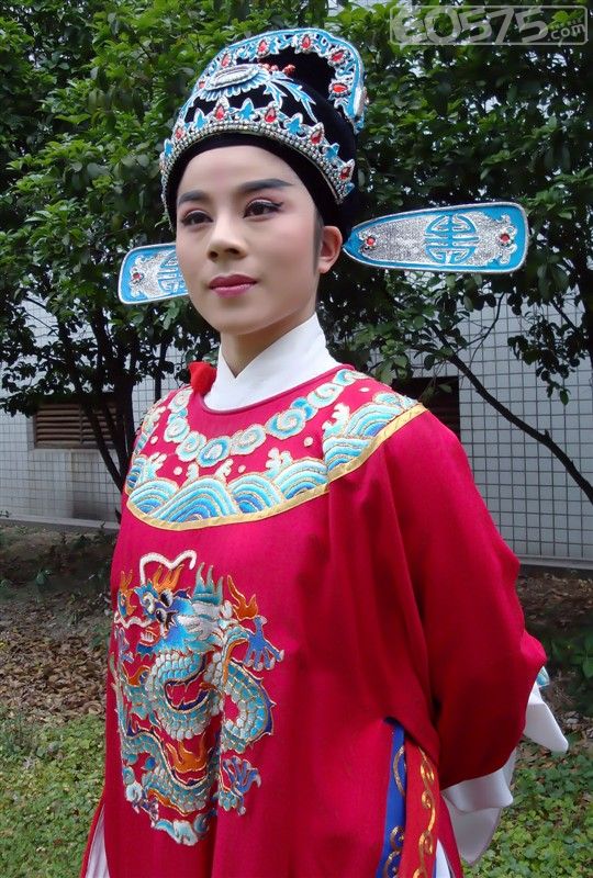 推荐绍兴小百花越剧团优秀青年越剧演员——章青青!(新加照片!)