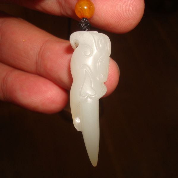 玉雕龙牙