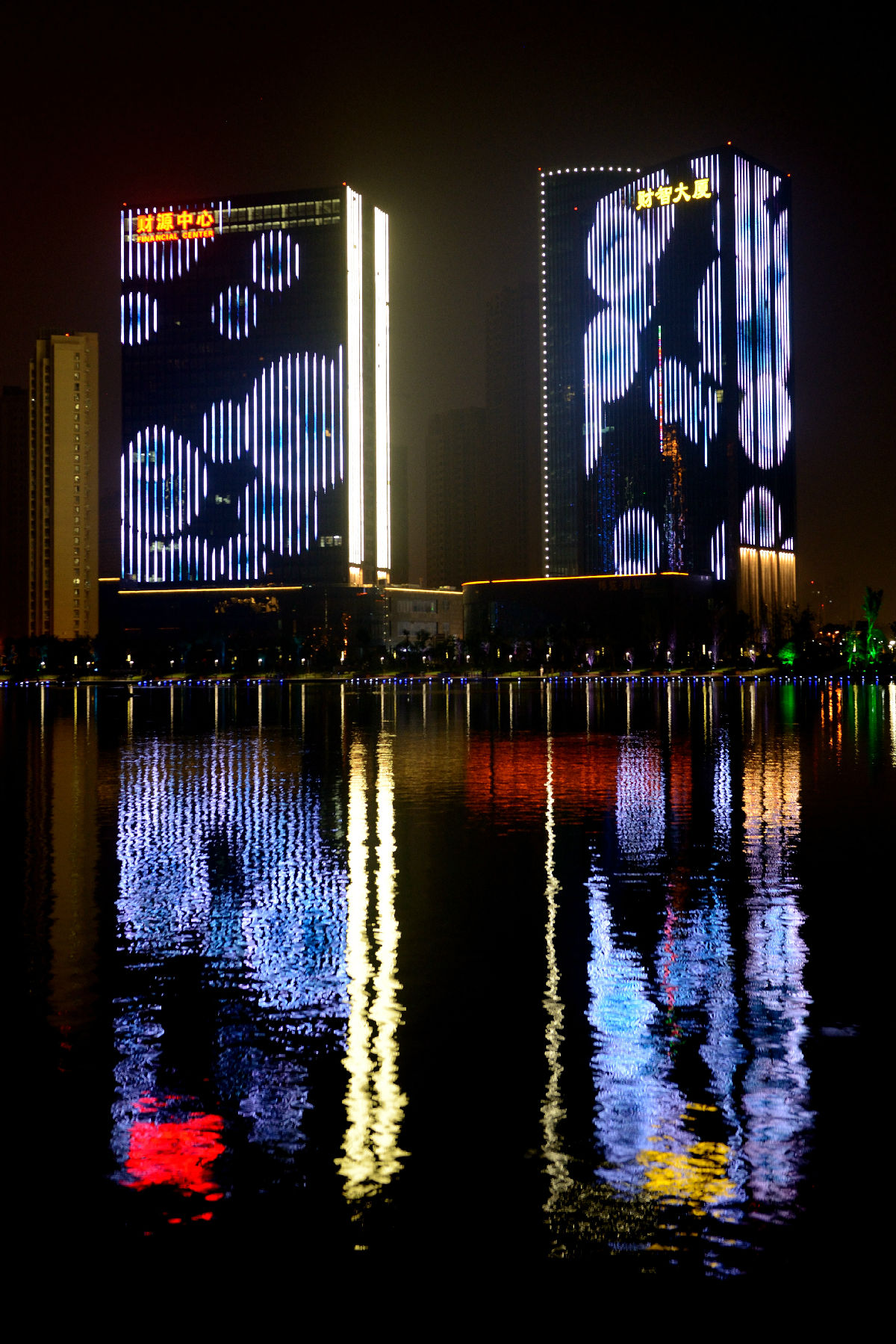 梅龙湖公园夜景