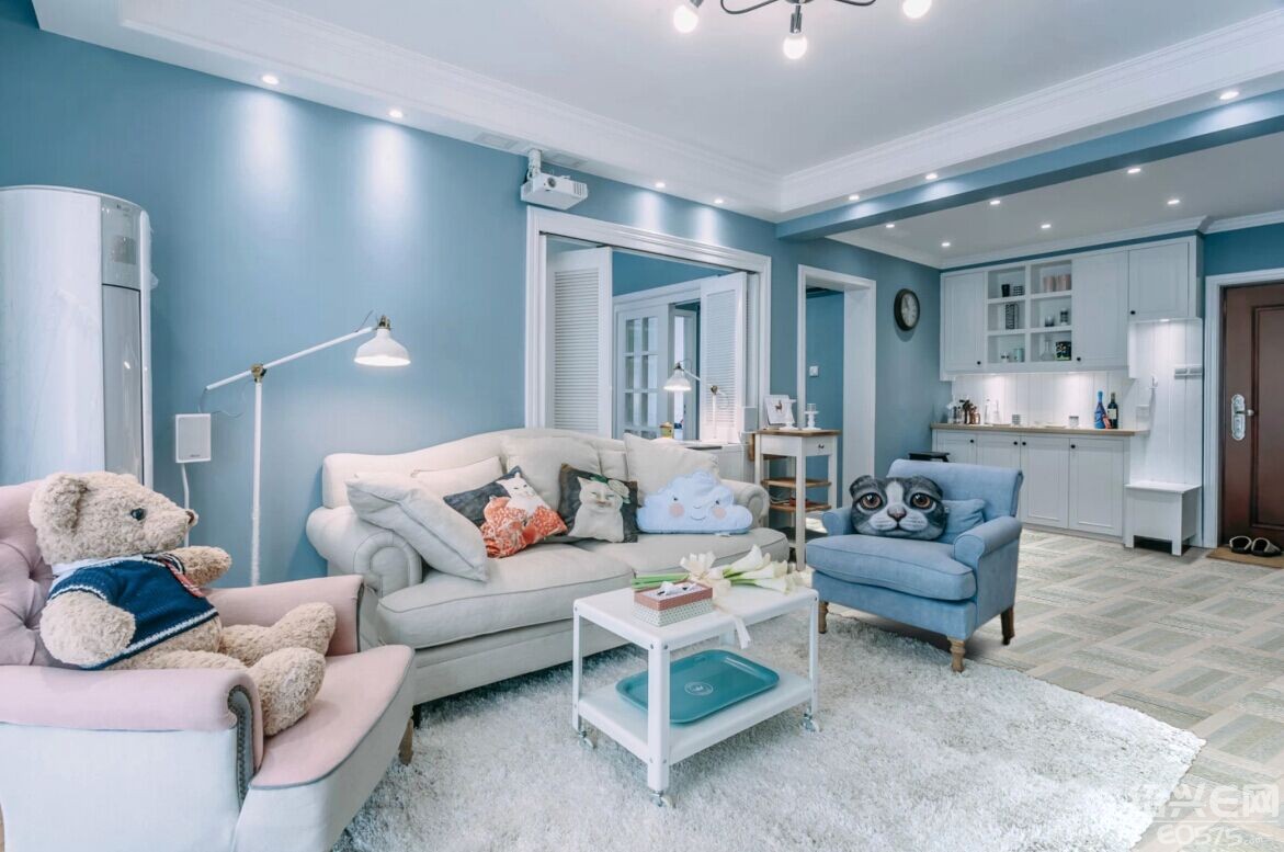 客厅,蓝色白与冷暖灰色的搭配