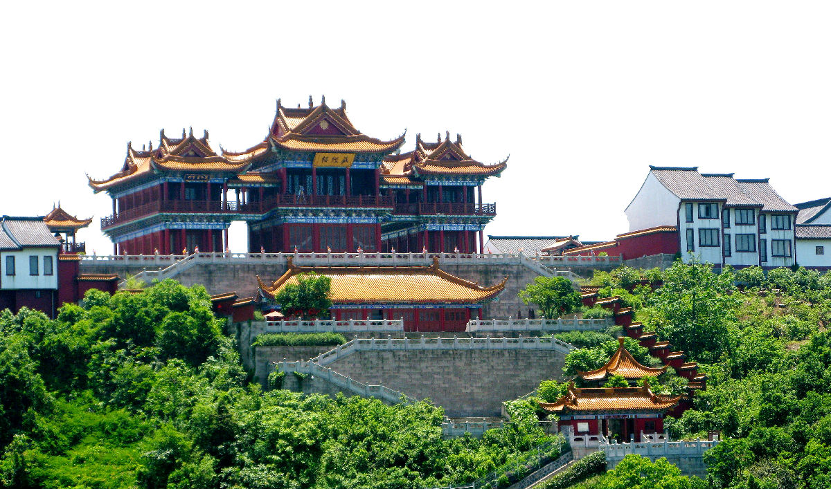 蓝天下的龙华寺与兜率宫