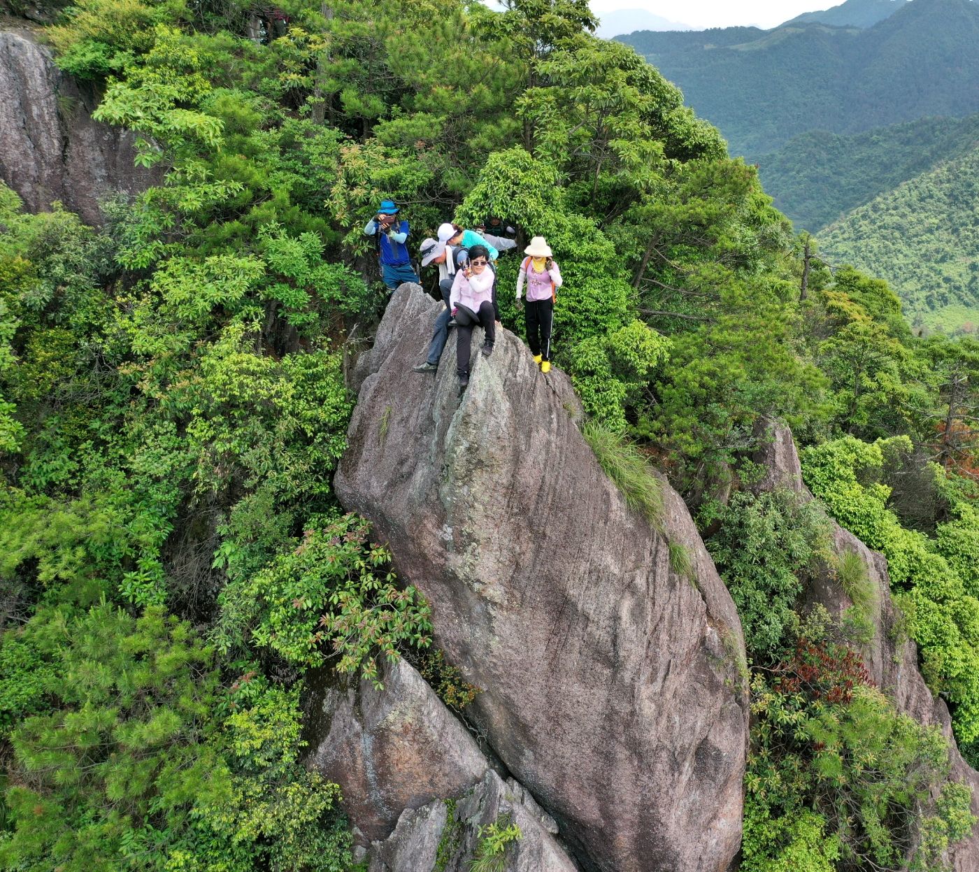 守望初心,在浦江红岩顶上