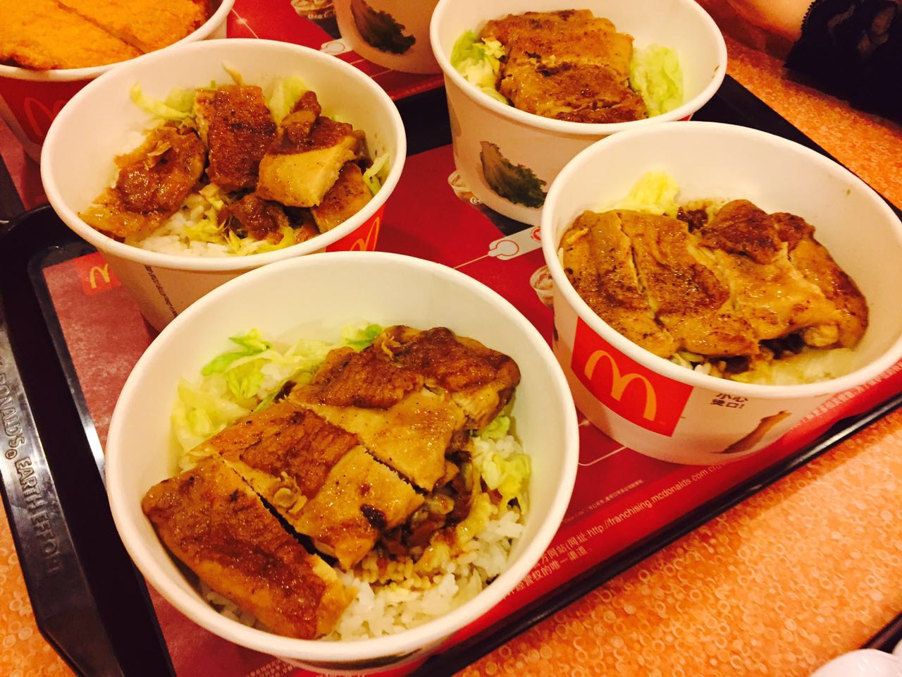 美食探店 麦当劳也出"饭"了,昨晚去拔草尝新了【蜜汁鸡腿满碗饭】17