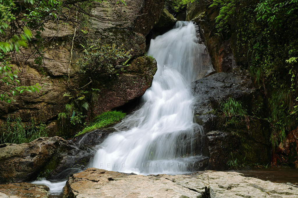 岩里老鹰嘴飞瀑