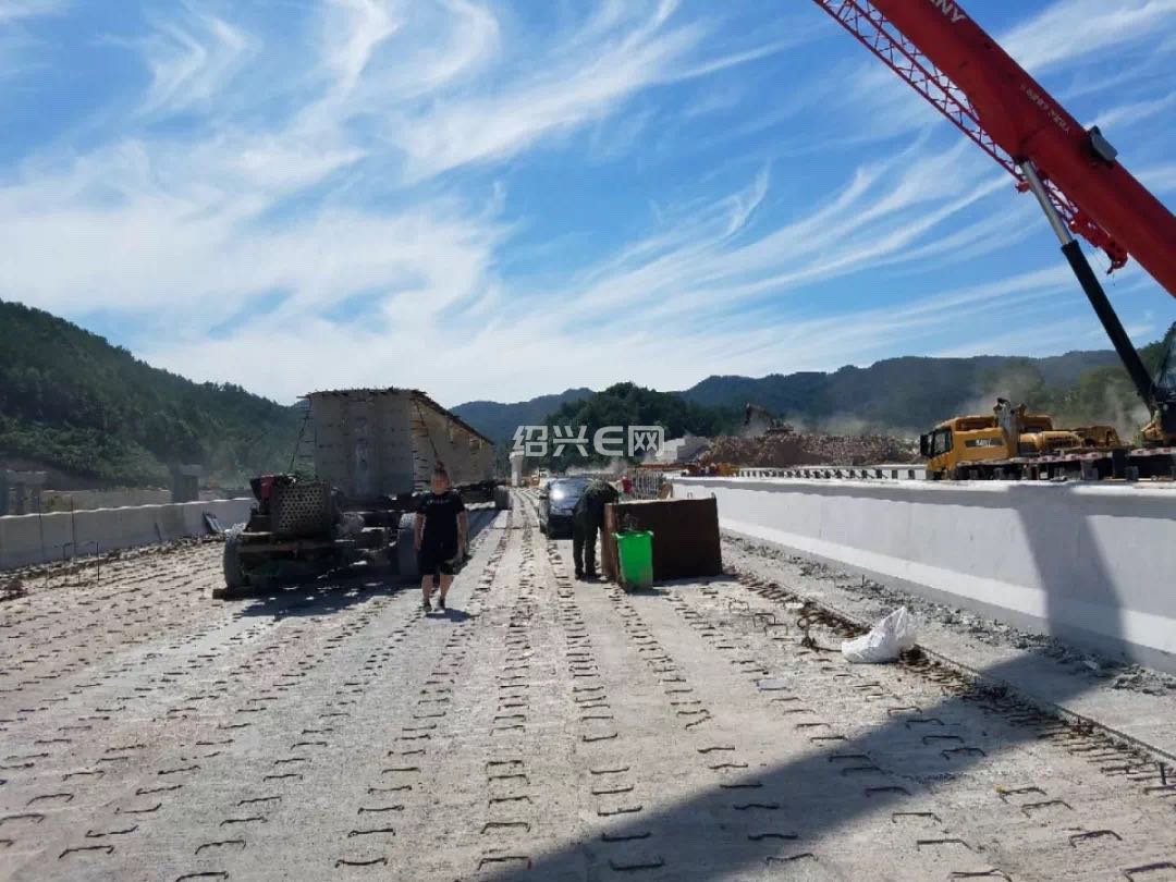 杭绍台高速嵊州段路基桥隧基本贯通