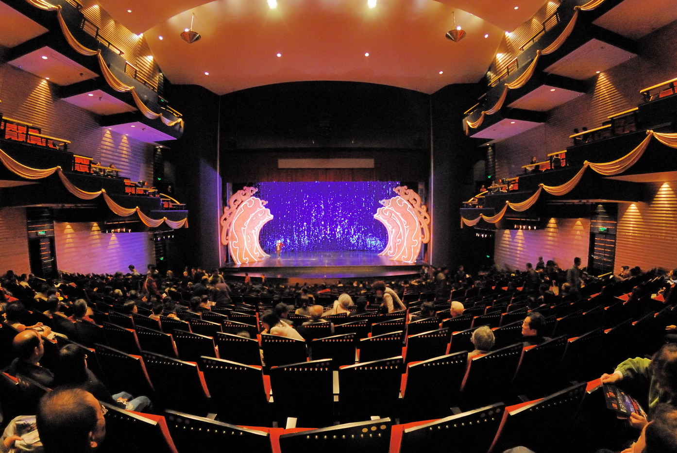 初进杭州大剧院,看看杭州西博会闭幕式的文艺表演(共享)