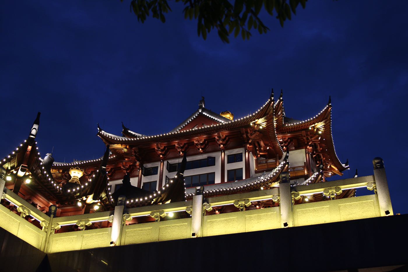 2019.4.24#图说绍兴第四期# 迪荡湖公园夜景