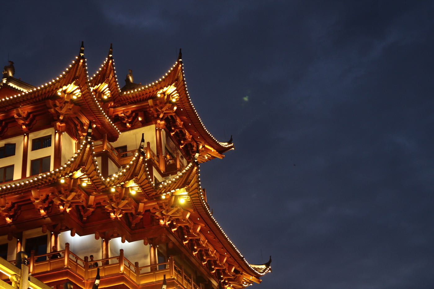 2019.4.24#图说绍兴第四期# 迪荡湖公园夜景