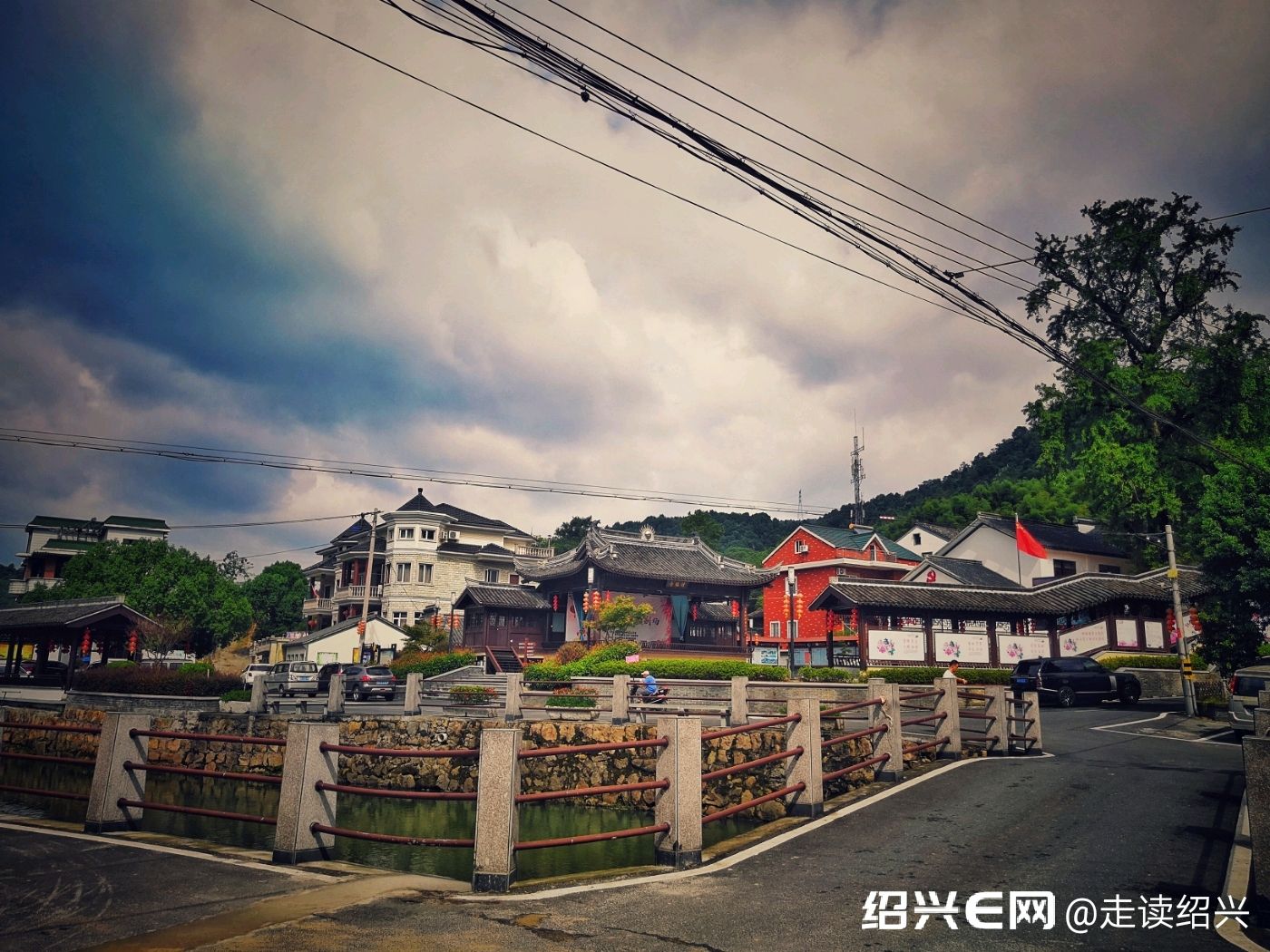 夏履镇莲增村夏履镇内辖有莲东村,莲西村,莲中村,莲增村2019.10.