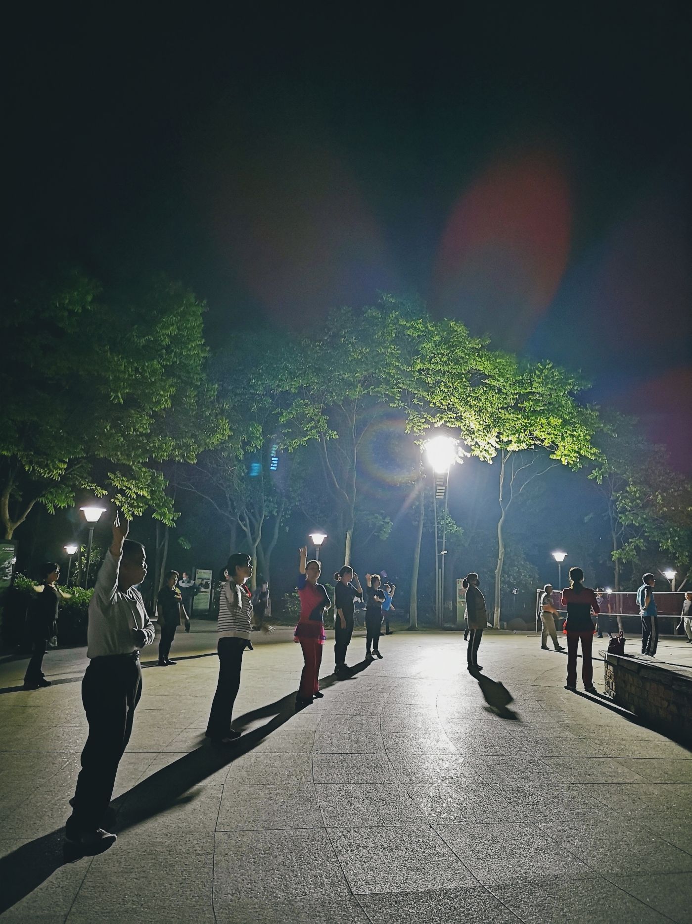 20年4月26日名人广场的夜晚,已经恢复2020.4.27